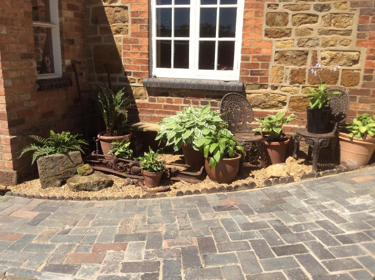 دافينتري The Rear Of The Plough,Everdon. المظهر الخارجي الصورة